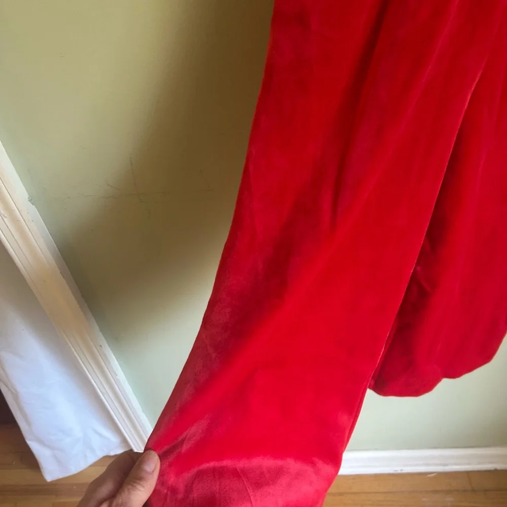 NWT Hanna Andersson red velour jumpsuit. Size 3T. Elastic waist, short sleeves.